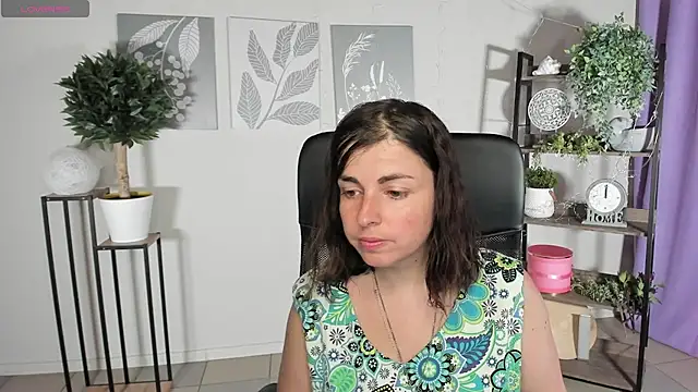 Snapshot of MartaEdams chatting on 06-20-26, 05:23 MartaEdams online show from 06-20-26, 05:23