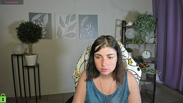 Snapshot of MartaEdams chatting on 07-16-26, 05:15 MartaEdams online show from 07-16-26, 05:15