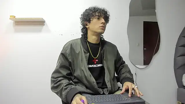 JackesTaylor online show from 10-23-25, 04:55