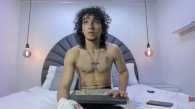 Snapshot of JackesTaylor chatting on 05-19-26, 06:31 JackesTaylor online show from 05-19-26, 06:31