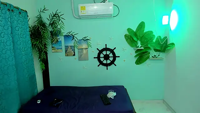 eladyrous98 online show from 12-01-25, 02:18