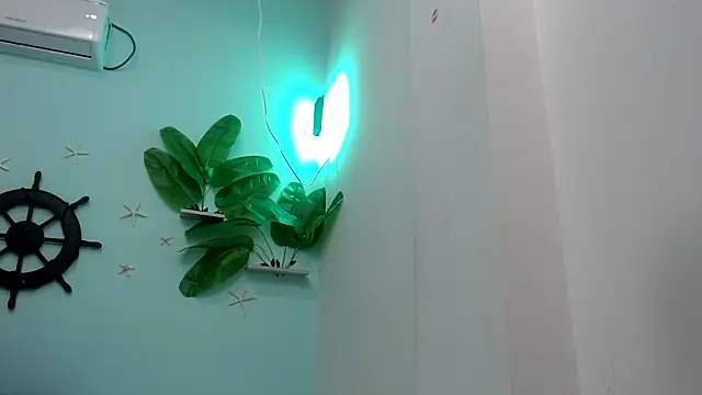 eladyrous98 online show from 12-05-25, 06:45