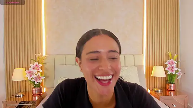 ZOEBARLOWE online show from 12-20-25, 05:27