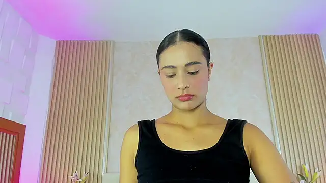 ZOEBARLOWE online show from 10-06-25, 07:03