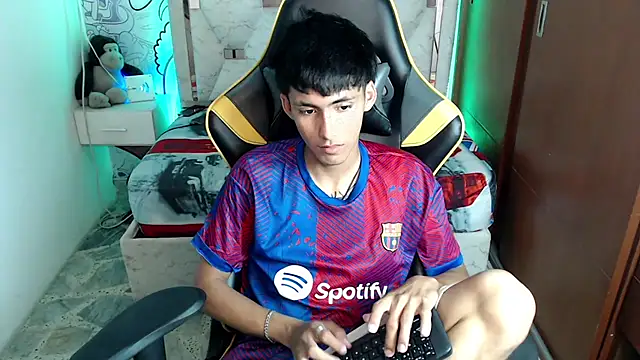 Snapshot of yiisu_ chatting on 09-15-25, 06:08 yiisu  online show from 09-15-25, 06:08