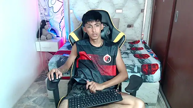 Snapshot of yiisu_ chatting on 10-03-25, 06:20 yiisu  online show from 10-03-25, 06:20