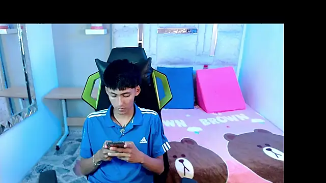 Snapshot of yiisu_ chatting on 09-09-25, 06:17 yiisu  online show from 09-09-25, 06:17