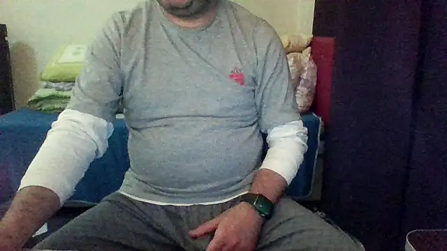 Snapshot of st206boy chatting on 05-19-26, 12:15 st206boy online show from 05-19-26, 12:15