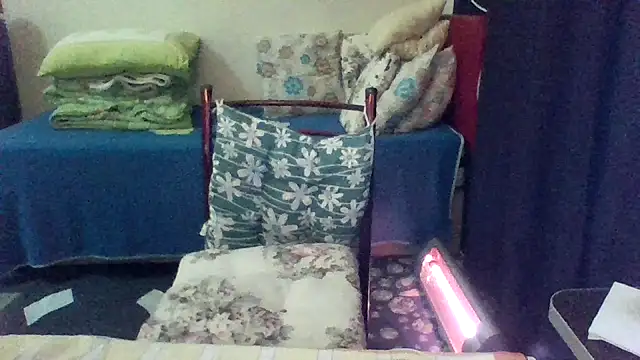 Snapshot of st206boy chatting on 05-07-26, 10:35 st206boy online show from 05-07-26, 10:35