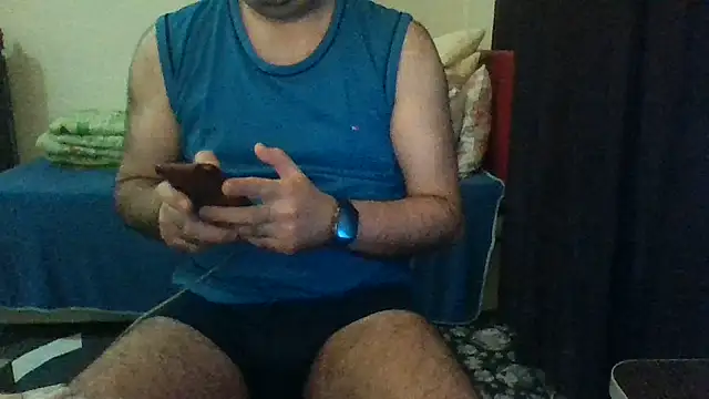 Snapshot of st206boy chatting on 06-05-26, 12:15 st206boy online show from 06-05-26, 12:15