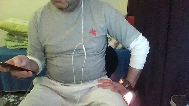 Snapshot of st206boy chatting on 05-03-26, 12:05 st206boy online show from 05-03-26, 12:05