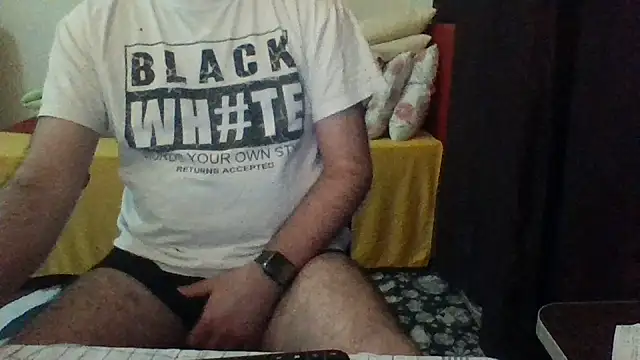 Snapshot of st206boy chatting on 06-04-26, 12:15 st206boy online show from 06-04-26, 12:15
