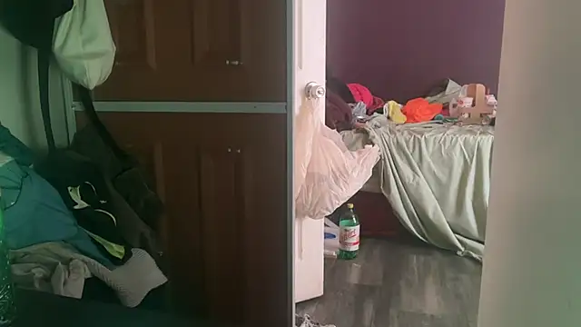 Snapshot of kSwisssxxx chatting on 01-13-26, 08:02 kSwisssxxx online show from 01-13-26, 08:02