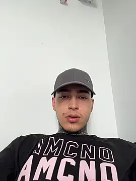 samm4044 online show from 04-08-26, 04:52