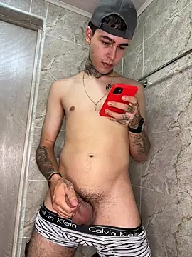 samm4044 online show from 10-18-25, 03:41