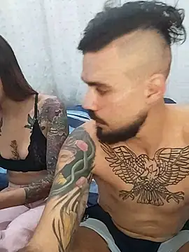 parejajuguetona420 online show from 04-23-26, 11:39