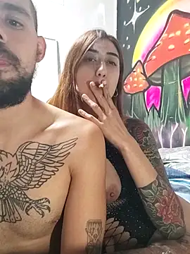 parejajuguetona420 online show from 03-25-26, 04:34