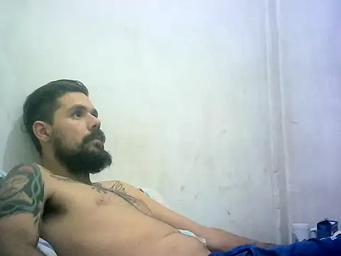 parejajuguetona420 online show from 10-05-25, 01:40