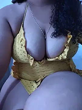 Snapshot of jadeamourim__ chatting on 05-23-26, 03:33 jadeamourim online show from 05-23-26, 03:33