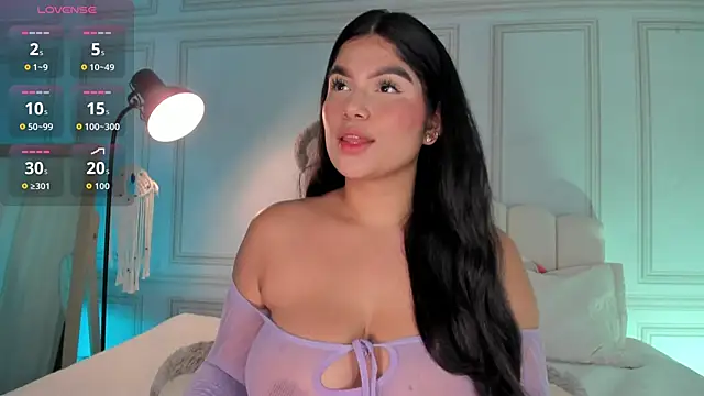Snapshot of Kendall_Jonss1 chatting on 10-06-25, 10:43 Kendall Jonss1 online show from 10-06-25, 10:43
