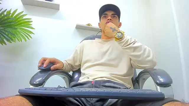 Snapshot of ariess_king chatting on 11-05-25, 04:26 ariess king online show from 11-05-25, 04:26