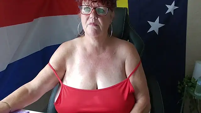 Snapshot of -Curvy- chatting on 06-13-26, 08:56 -Curvy- online show from 06-13-26, 08:56