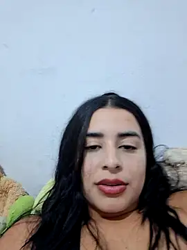 Snapshot of channell0 chatting on 06-27-26, 05:13 channell0 online show from 06-27-26, 05:13