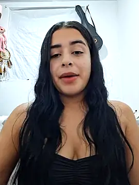 Snapshot of channell0 chatting on 05-27-26, 05:04 channell0 online show from 05-27-26, 05:04