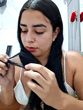 Snapshot of channell0 chatting on 04-19-26, 04:57 channell0 online show from 04-19-26, 04:57