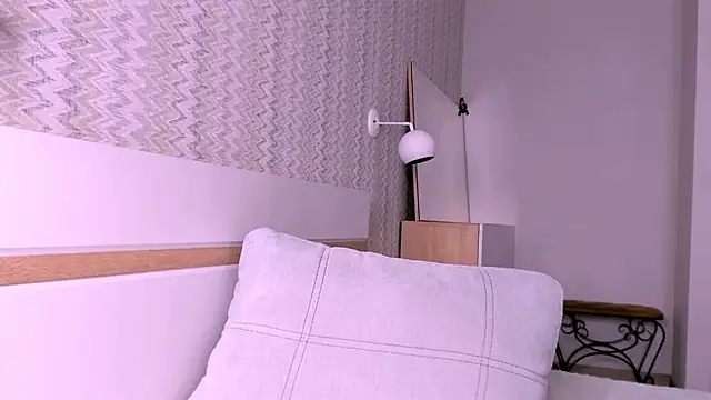 Elle Pearl  online show from 01-15-26, 07:34