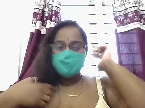 Snapshot of Reena-gowda chatting on 09-15-25, 03:51 Reena-gowda online show from 09-15-25, 03:51