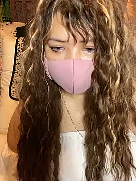 Snapshot of xoxLILxMELOxox chatting on 10-11-25, 04:19 xoxLILxMELOxox online show from 10-11-25, 04:19