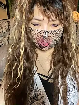 Snapshot of xoxLILxMELOxox chatting on 10-09-25, 04:18 xoxLILxMELOxox online show from 10-09-25, 04:18