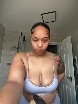 Snapshot of Regina69slut chatting on 05-11-26, 02:29 Regina69slut online show from 05-11-26, 02:29