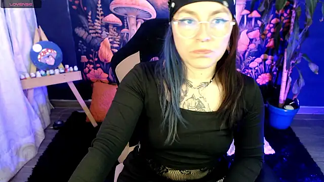 LunaBunny8 online show from 01-15-26, 01:09