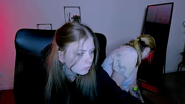 Snapshot of foxy_tease_ chatting on 09-13-25, 10:21 foxy tease online show from 09-13-25, 10:21