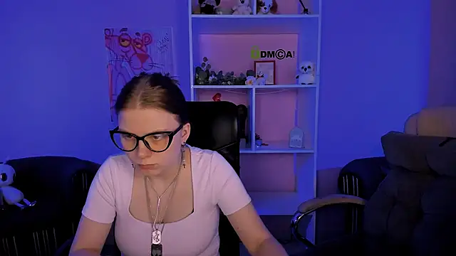 Snapshot of foxy_tease_ chatting on 09-26-25, 01:23 foxy tease online show from 09-26-25, 01:23