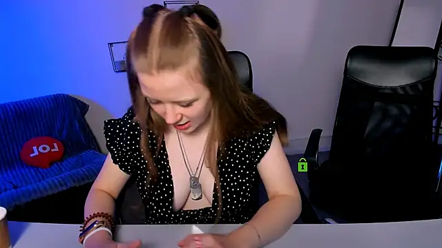 Snapshot of foxy_tease_ chatting on 09-22-25, 12:49 foxy tease online show from 09-22-25, 12:49