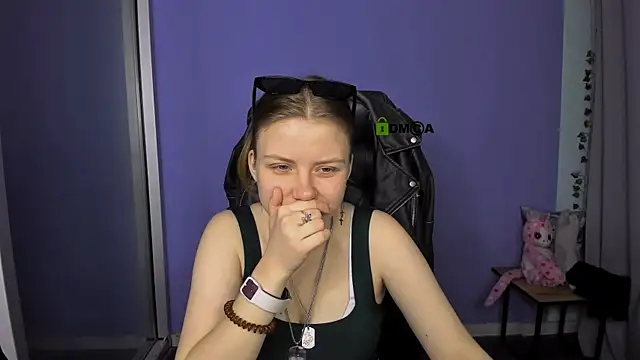 Snapshot of foxy_tease_ chatting on 09-30-25, 07:31 foxy tease online show from 09-30-25, 07:31