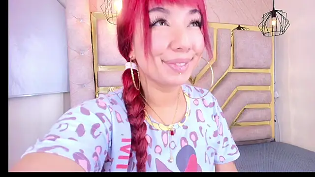Snapshot of Soleil_66 chatting on 05-21-26, 04:10 Soleil 66 online show from 05-21-26, 04:10