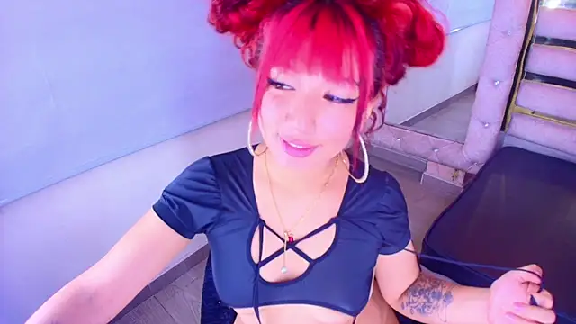 Snapshot of Soleil_66 chatting on 05-31-26, 04:18 Soleil 66 online show from 05-31-26, 04:18