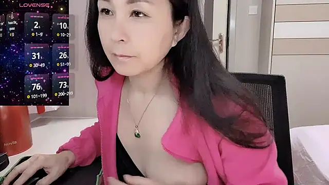 JackieBell online show from 11-04-25, 10:57