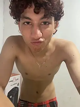 Darkknightx01 online show from 04-11-26, 10:46