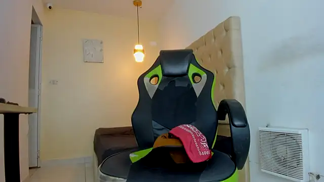 Darkknightx01 online show from 10-25-25, 08:20