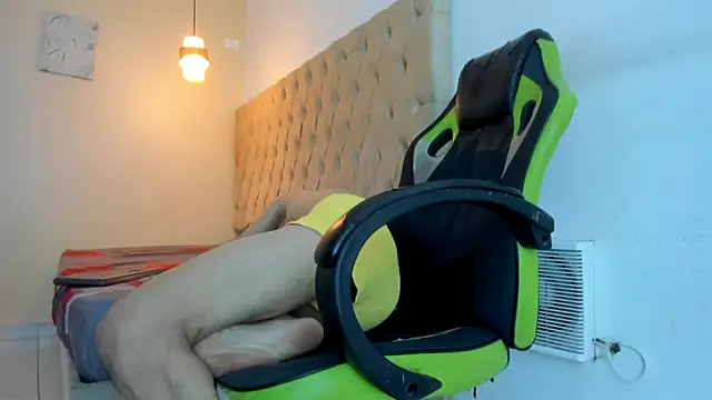 Darkknightx01 online show from 12-14-25, 01:23