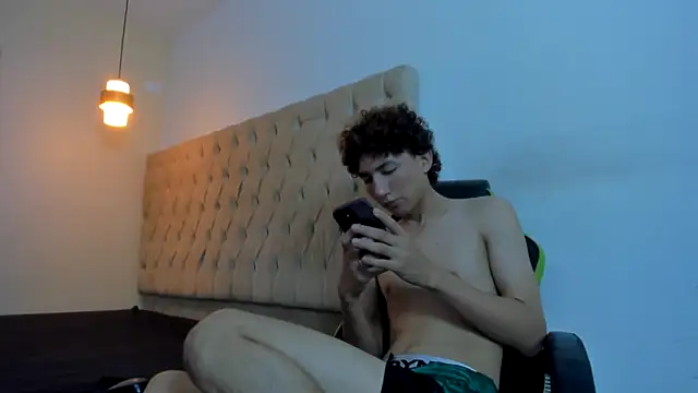 Darkknightx01 online show from 11-18-25, 01:54