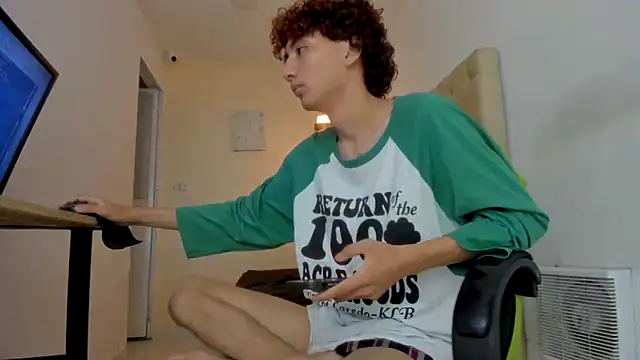 Darkknightx01 online show from 11-11-25, 01:44