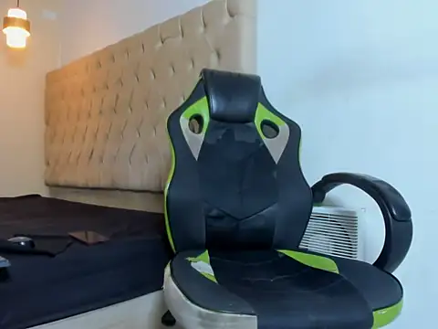 Darkknightx01 online show from 11-17-25, 01:42