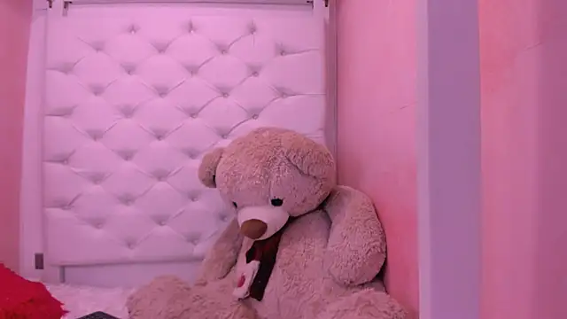 eimy skinny  online show from 04-18-26, 01:46