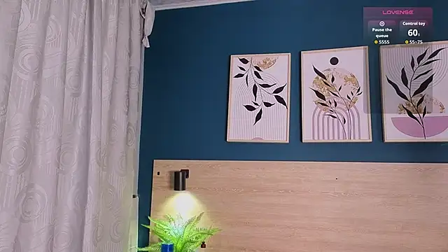 SarahMiler  online show from 09-09-25, 12:03